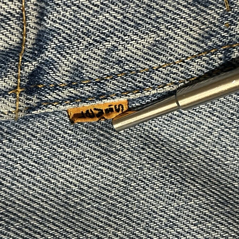 Vintage Levi’s 560 Wide Leg Orange Tab Denim Jean Shorts Jorts Mens 38 1990s